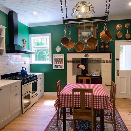 The Ferry Bed & Breakfast Квинстаун Экстерьер фото