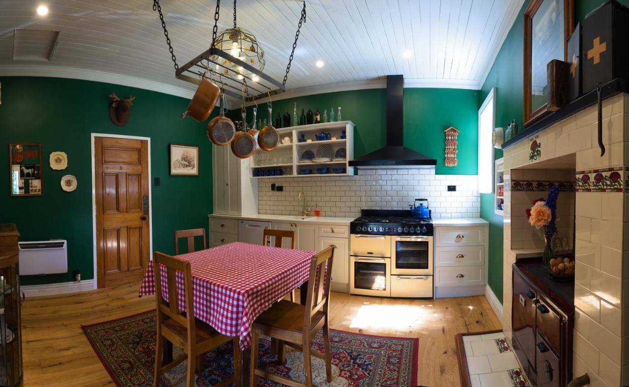 The Ferry Bed & Breakfast Квинстаун Экстерьер фото